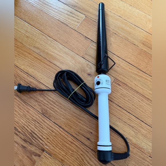 Professional Nano Ceramic 1-1/4” Flipperless Tapered Curling Wand - Picture 5 of 6